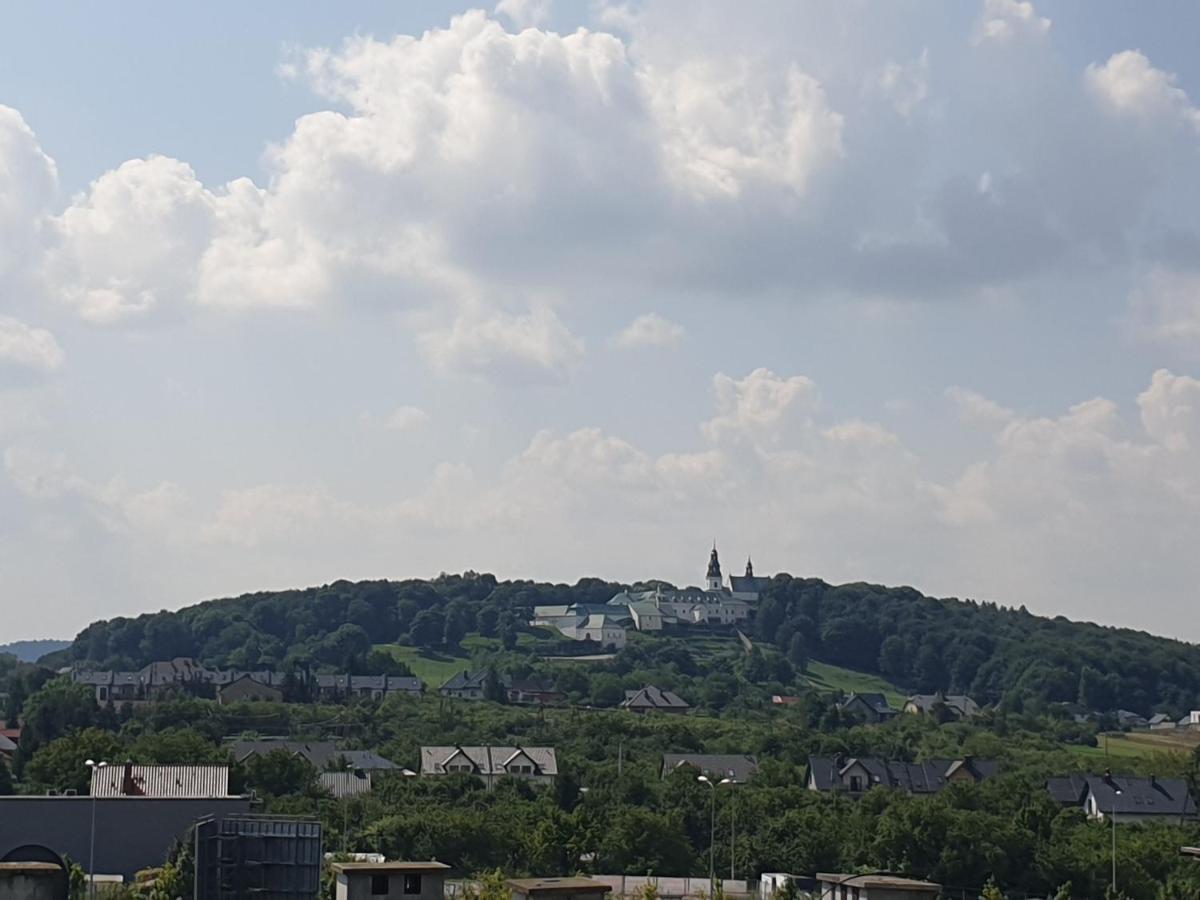 Apartament W Centrum Kielc Z Prywatnym Parkingiem Kielce Luaran gambar